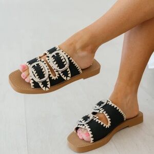 Oasis Society Tivoli Black Buckle Slide Faux Leather Sandal Size 6.5 NWT